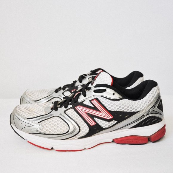 New Balance 580 v2 Silver Sneakers - Picture 2 of 12